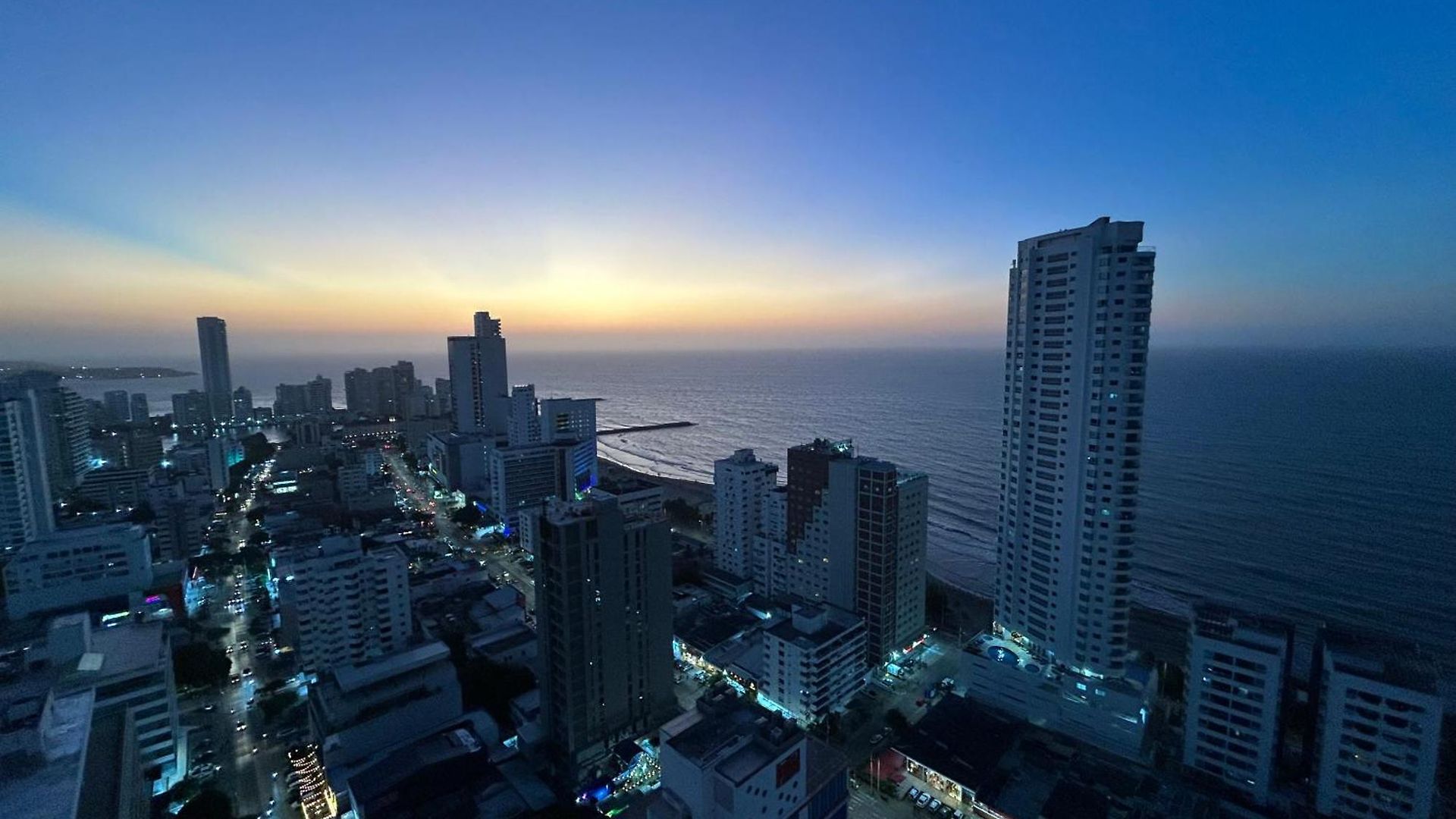 Aparthotel Magno Loft Bocagrande Diseno De Doble Altura Con Vista Al Mar Y La Bahia *